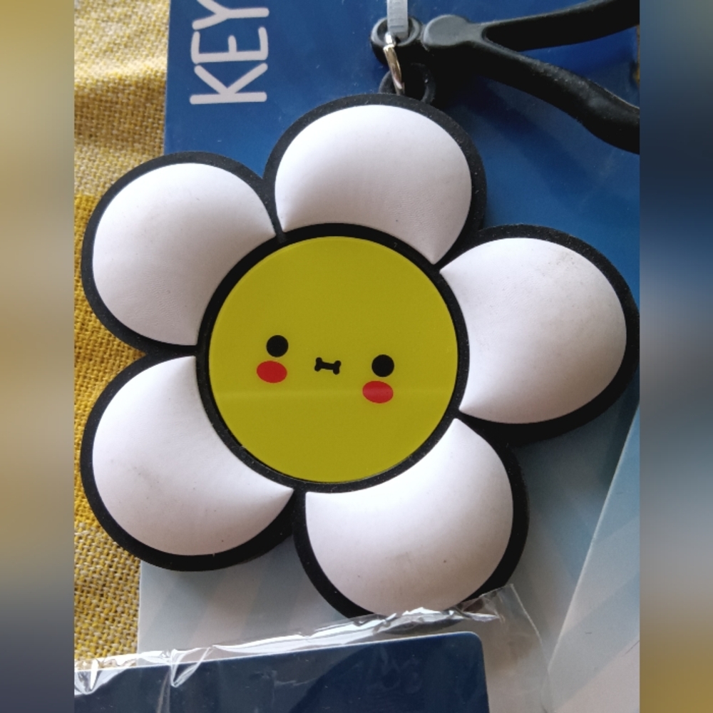 6 Assorted Keyring Characters - Picture 7 of 7